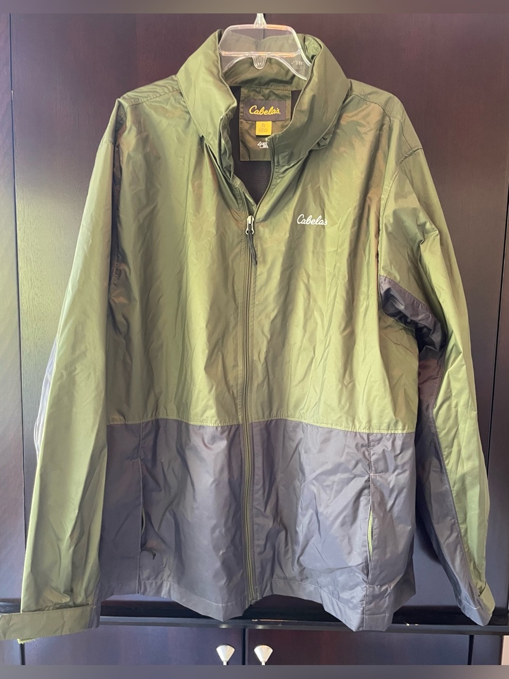 Cabela’s Lightweight Rain Jacket With Attached Hood